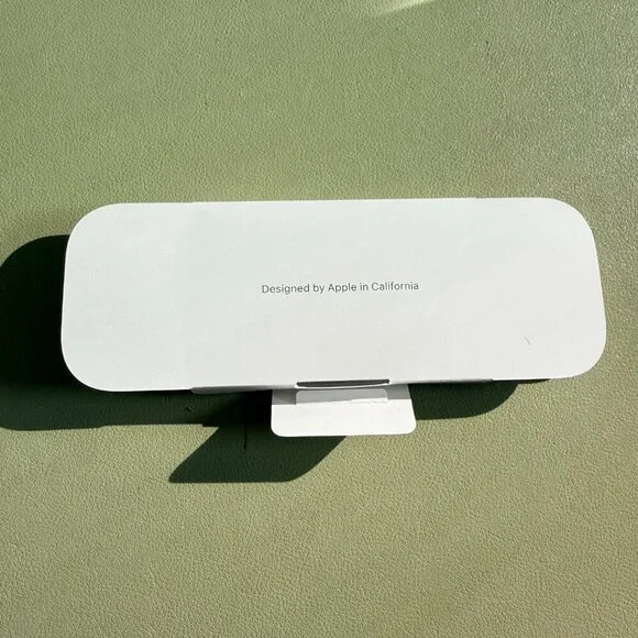 Apple Watch Magnetic Fast Charger to USB-C Cable (1 m) - Picture 3 of 3